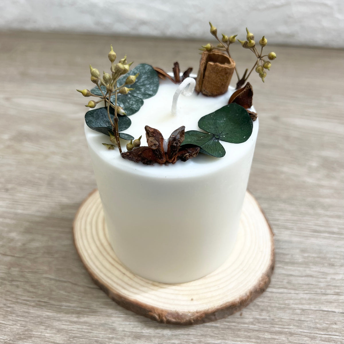 hand poured natural soy wax scented candle dubai