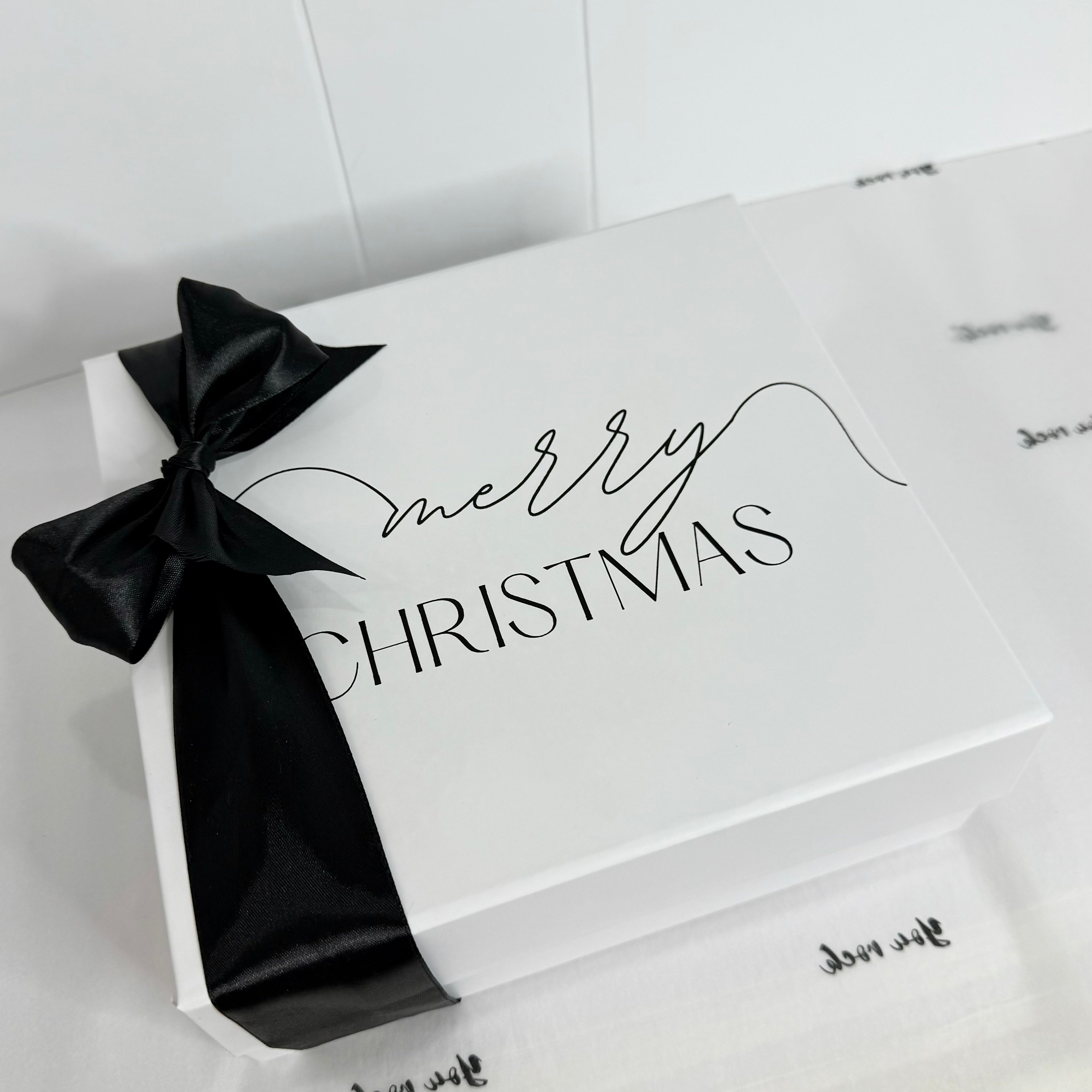 “Merry Christmas Signature Gift Box”