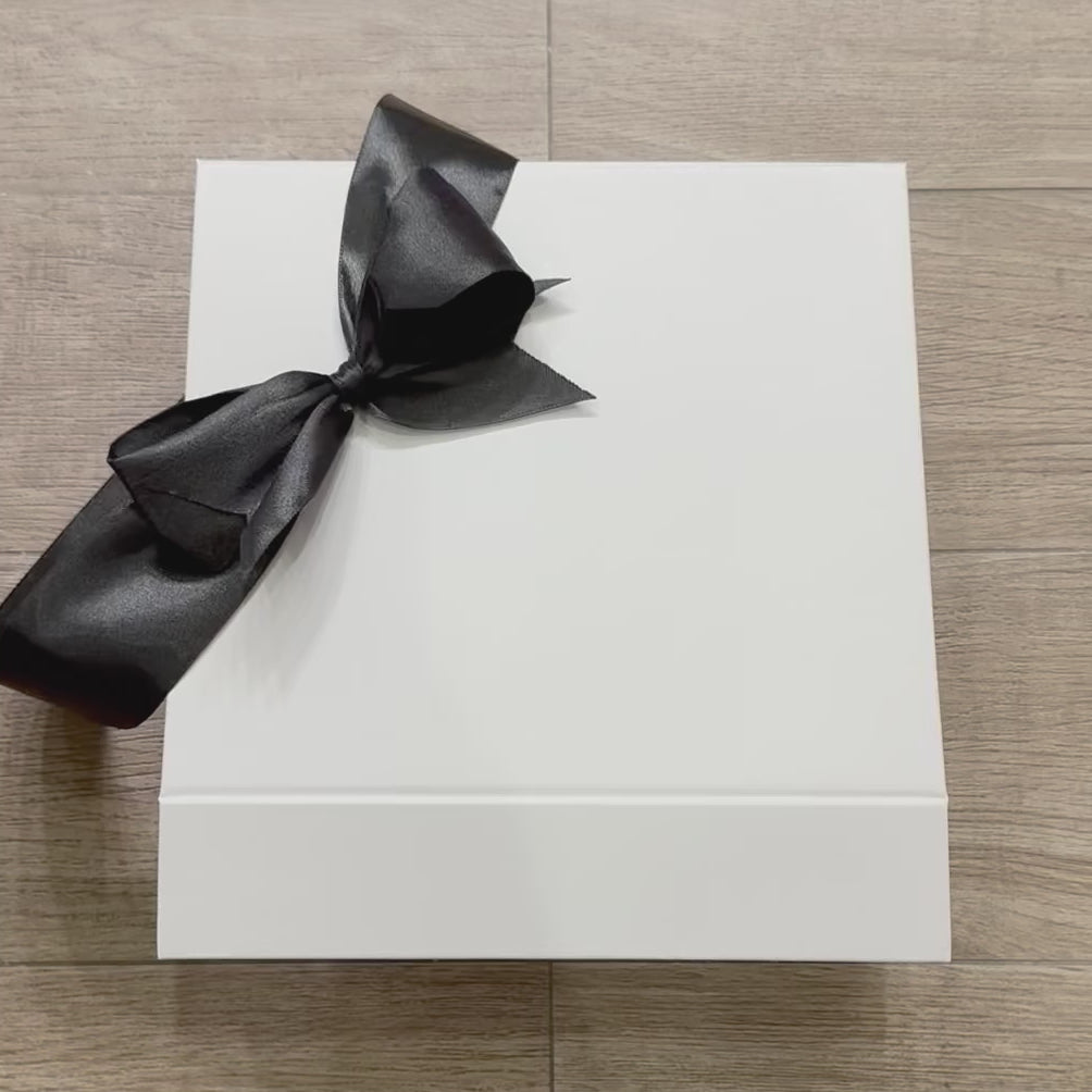 Personalized Signature Gift Box For Friend - Dubai 