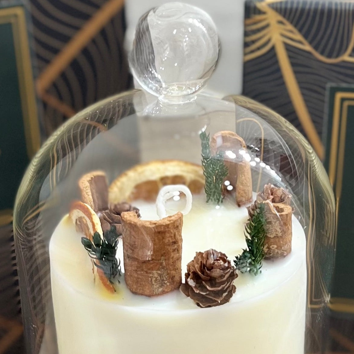 hand poured natural soy wax scented candle UAE